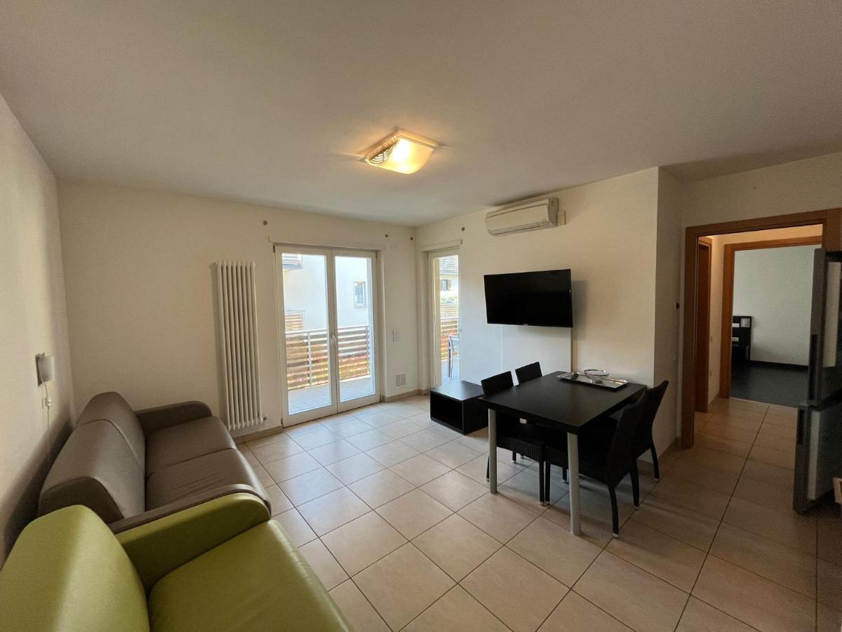 4 Limoni Apartment Resort Рива-дель-Гарда Экстерьер фото