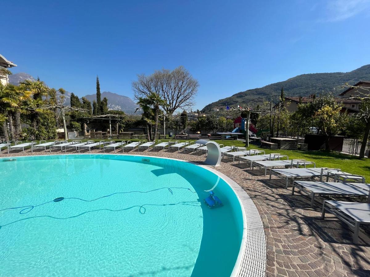 4 Limoni Apartment Resort Рива-дель-Гарда Экстерьер фото
