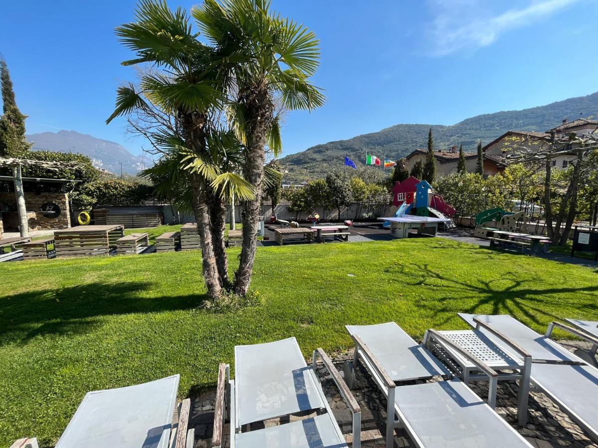 4 Limoni Apartment Resort Рива-дель-Гарда Экстерьер фото