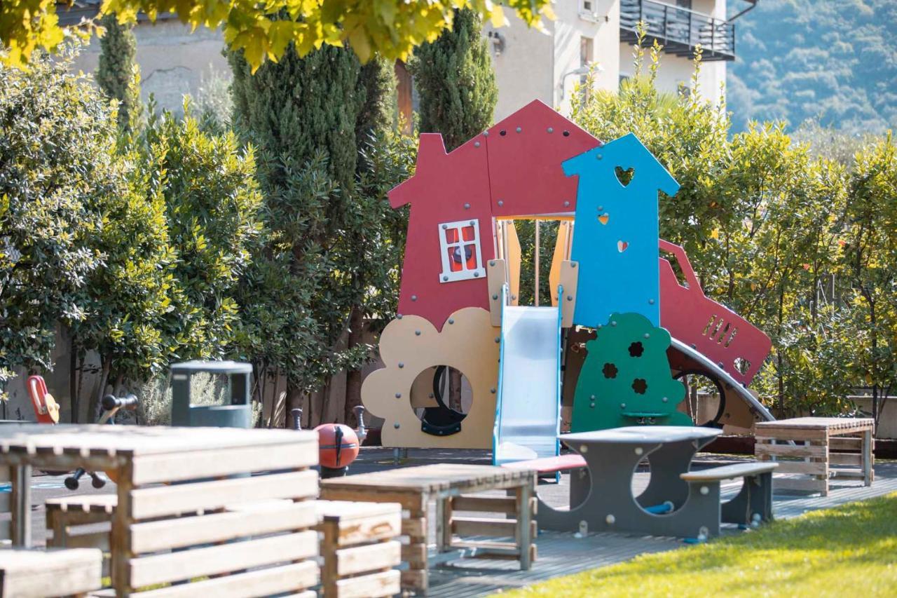 4 Limoni Apartment Resort Рива-дель-Гарда Экстерьер фото