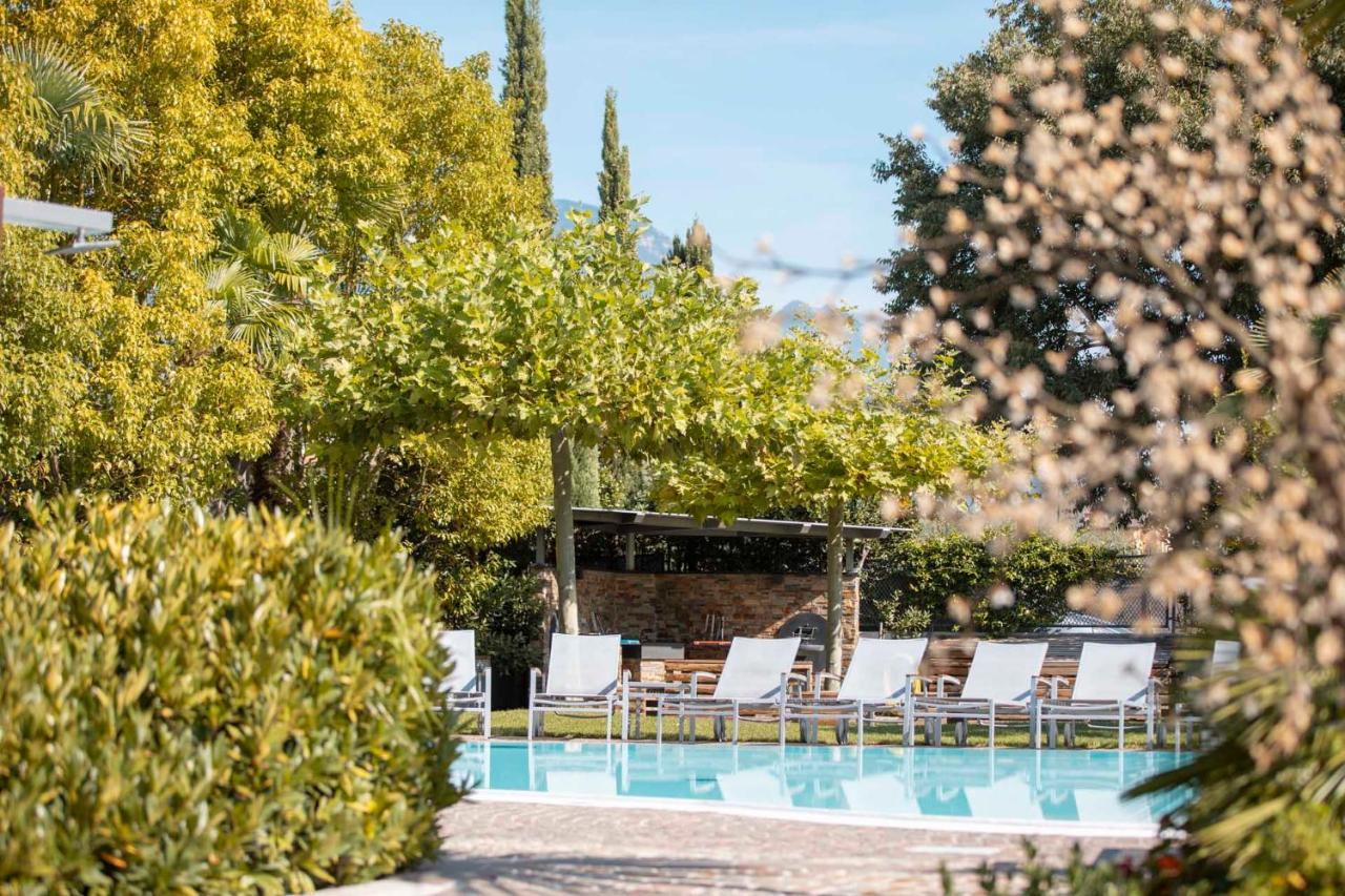 4 Limoni Apartment Resort Рива-дель-Гарда Экстерьер фото